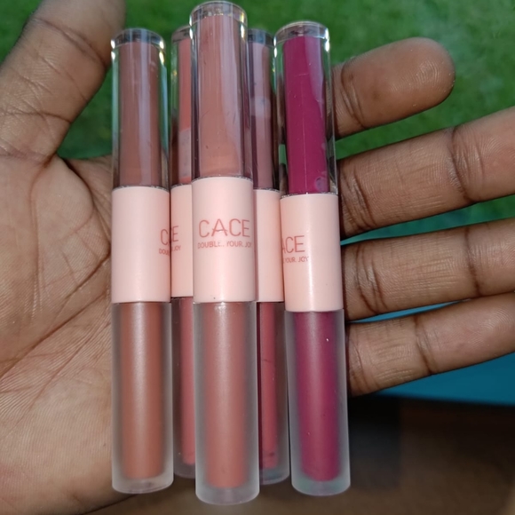 Lip glosses - Picture 3 of 6
